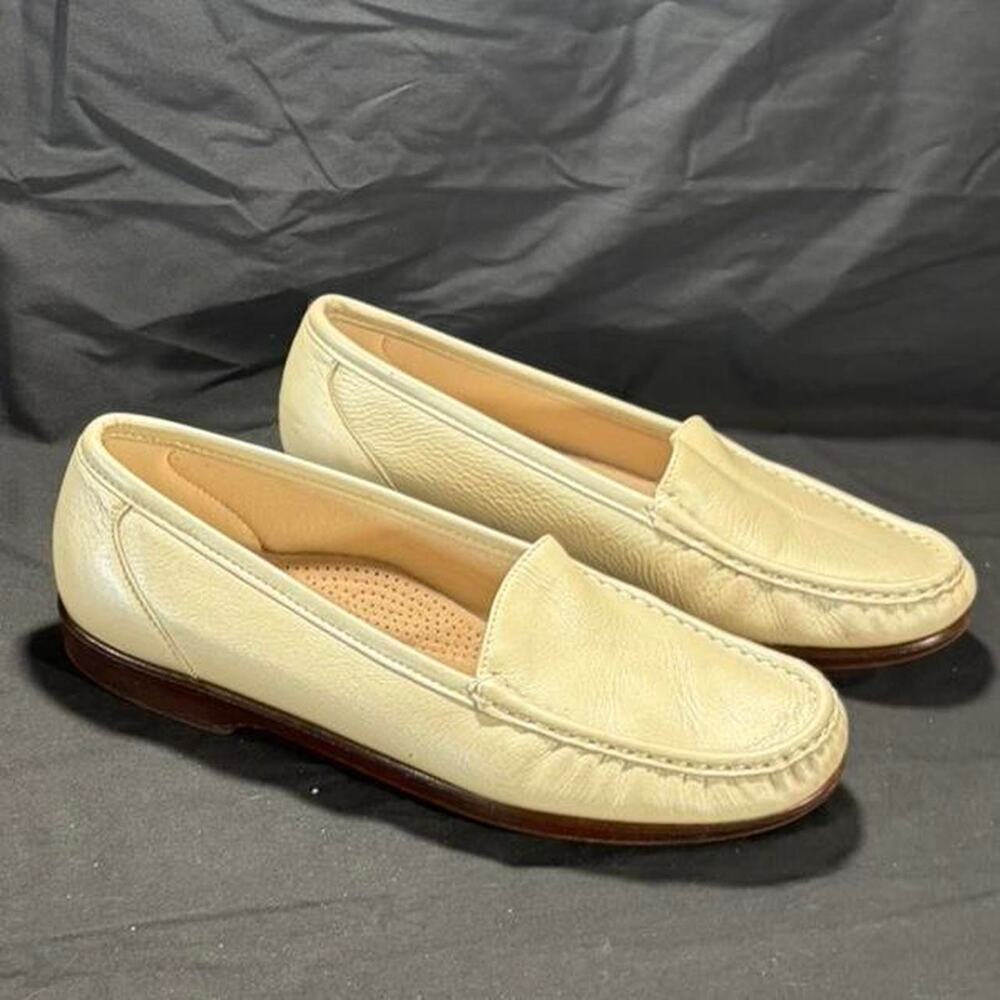 🚨 Like New SAS Women’s Leather SAS Cream Moccasin Loafers Shoes. Size: 10 W 👞
